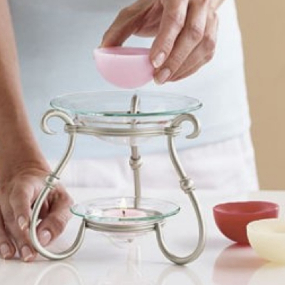 New PartyLite Hollywood Glamour Aroma Melts Warmer P8709